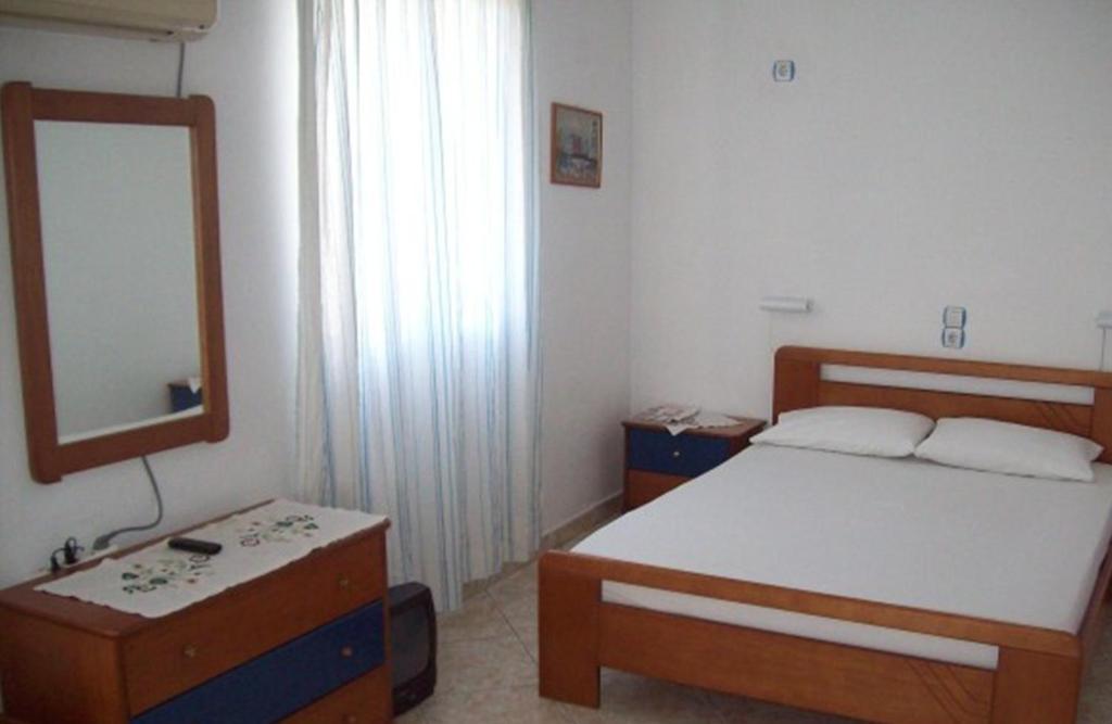 Georgia Studios Fourni Chambre photo